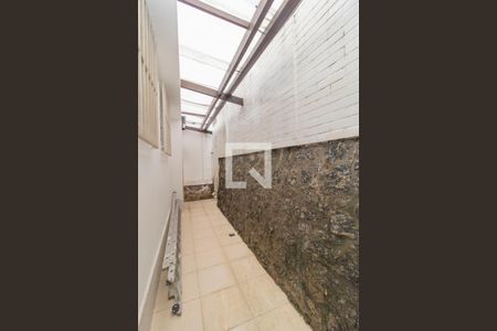 Casa à venda com 325m², 4 quartos e 2 vagasCorredor