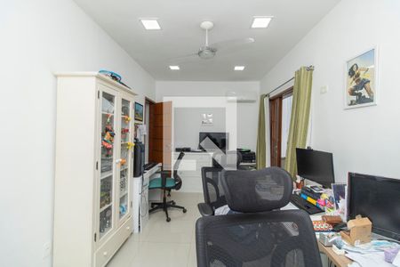 Casa à venda com 325m², 4 quartos e 2 vagasSuíte 4