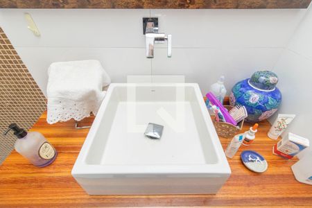 Casa à venda com 325m², 4 quartos e 2 vagasDetalhe do Lavabo