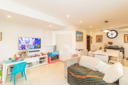 Sala de casa à venda com 4 quartos, 325m² em Jardim Guanabara, Rio de Janeiro