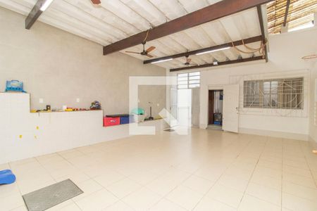 Casa à venda com 325m², 4 quartos e 2 vagasSalão