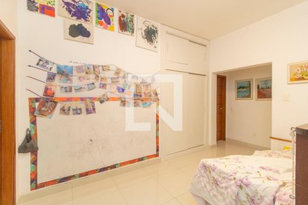 Casa à venda com 325m², 4 quartos e 2 vagasHall - Segundo Andar