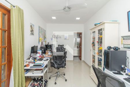 Casa à venda com 325m², 4 quartos e 2 vagasSuíte 4