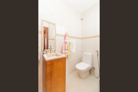 Casa à venda com 325m², 4 quartos e 2 vagasBanheiro da Suíte 2