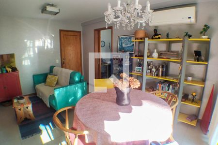 Sala de apartamento à venda com 2 quartos, 71m² em Icaraí, Niterói