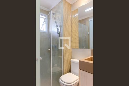 Apartamento à venda com 67m², 2 quartos e 2 vagas Apartamento à venda com 67m², 2 quartos e 2 vagasBanheiro da Suite