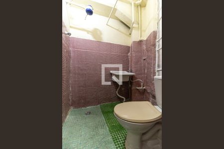 Banheiro de kitnet/studio para alugar com 1 quarto, 20m² em Centro, São Paulo