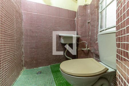 Banheiro de kitnet/studio para alugar com 1 quarto, 20m² em Centro, São Paulo