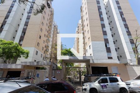 Apartamento à venda com 63m², 3 quartos e 1 vaga Apartamento à venda com 63m², 3 quartos e 1 vagaFachada
