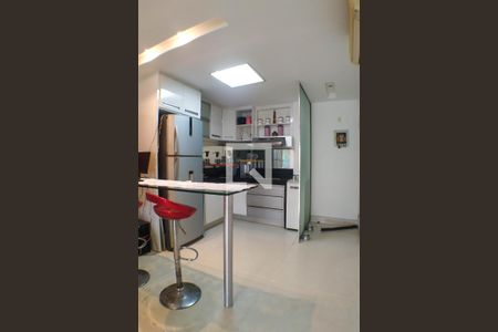 Sala/Cozinha de apartamento à venda com 2 quartos, 84m² em Camboinhas, Niterói