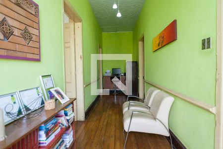 Corredor quartos de casa à venda com 2 quartos, 240m² em Centro, Nova Lima