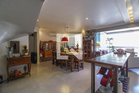 Apartamento à venda com 150m², 2 quartos e 2 vagas Apartamento à venda com 150m², 2 quartos e 2 vagasSala