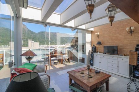 Apartamento à venda com 150m², 2 quartos e 2 vagas Apartamento à venda com 150m², 2 quartos e 2 vagasCobertura - Sala