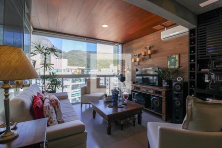 Apartamento à venda com 150m², 2 quartos e 2 vagas Apartamento à venda com 150m², 2 quartos e 2 vagasVaranda