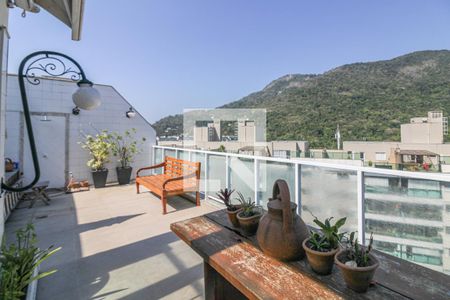 Apartamento à venda com 150m², 2 quartos e 2 vagas Apartamento à venda com 150m², 2 quartos e 2 vagasCobertura