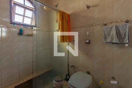 Casa à venda com 372m², 2 quartos e 2 vagasBanheiro suíte