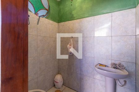 Casa à venda com 372m², 2 quartos e 2 vagasBanheiro de serviço