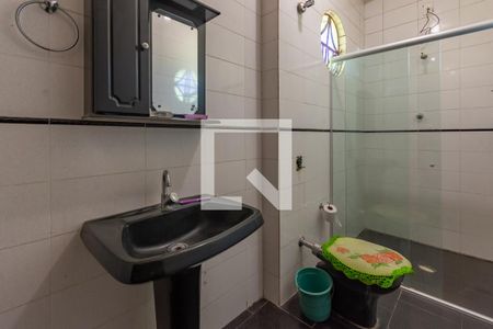 Casa à venda com 372m², 2 quartos e 2 vagasBanheiro social