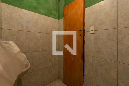 Casa à venda com 372m², 2 quartos e 2 vagasBanheiro de serviço