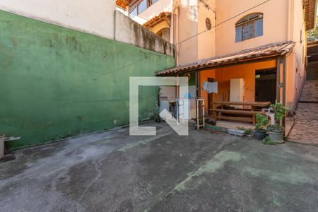Casa à venda com 372m², 2 quartos e 2 vagasÁrea de Serviço - Quintal