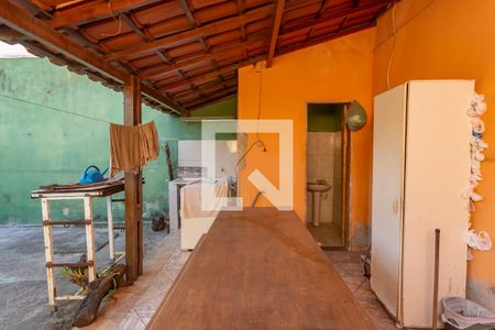 Casa à venda com 372m², 2 quartos e 2 vagasÁrea de Serviço - Quintal