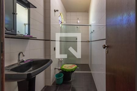 Casa à venda com 372m², 2 quartos e 2 vagasBanheiro social