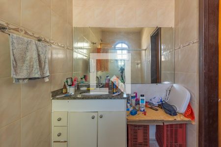 Casa à venda com 372m², 2 quartos e 2 vagasBanheiro suíte