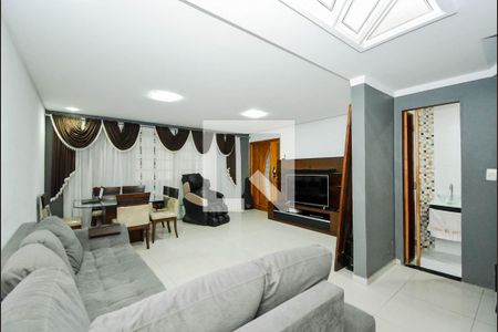 Sala de casa para alugar com 4 quartos, 218m² em Torres Tibagy, Guarulhos