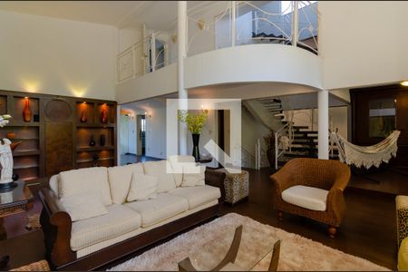 Casa de condomínio à venda com 366m², 5 quartos e 4 vagasSala 1