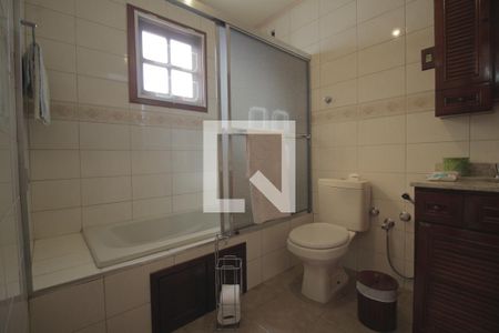 Casa à venda com 190m², 3 quartos e 3 vagasBanheiro da Suíte