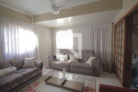 Sala de TV de casa à venda com 3 quartos, 190m² em Fátima, Canoas
