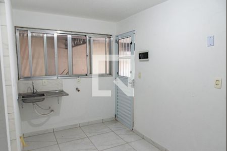 Sala/quarto/cozinha de casa para alugar com 1 quarto, 15m² em Vila São José, São Paulo