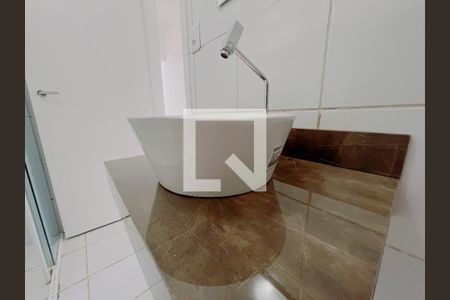 Apartamento à venda com 110m², 2 quartos e sem vagaBanheiro