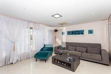 Sala de casa à venda com 3 quartos, 378m² em Bosque da Saúde, São Paulo