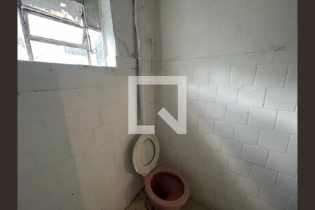 Banheiro  de kitnet/studio para alugar com 0 quarto, 70m² em Vila Paulicéia, São Paulo