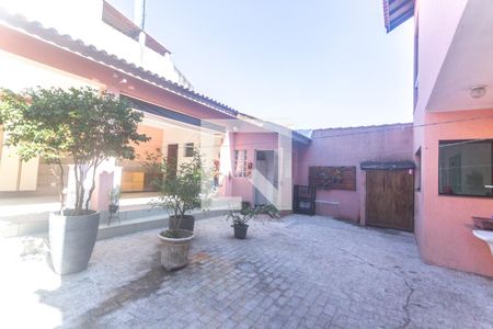 Casa à venda com 289m², 3 quartos e 2 vagasQuintal