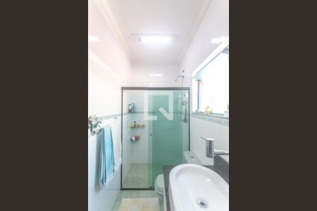 Casa à venda com 289m², 3 quartos e 2 vagasBanheiro suíte 2