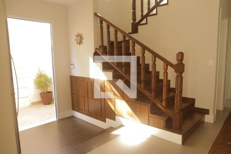 Escada de casa à venda com 4 quartos, 400m² em Planalto Paulista, São Paulo