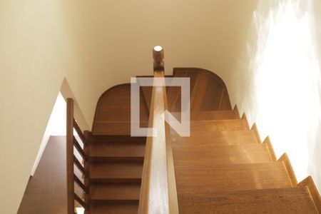 Escada de casa à venda com 4 quartos, 400m² em Planalto Paulista, São Paulo