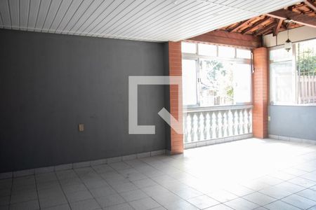 Casa à venda com 170m², 2 quartos e 1 vagaÁrea de Serviço e Churrasqueira