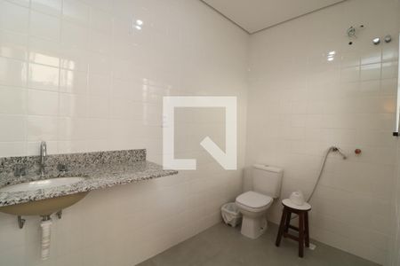 Banheiro de casa à venda com 1 quarto, 70m² em Vila Prudente, São Paulo