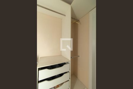 Casa de condomínio à venda com 195m², 3 quartos e 2 vagas Casa de condomínio à venda com 195m², 3 quartos e 2 vagasQuarto 1