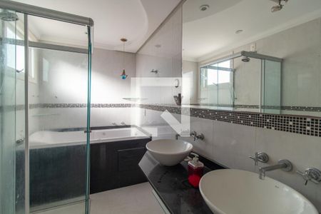 Casa de condomínio à venda com 195m², 3 quartos e 2 vagas Casa de condomínio à venda com 195m², 3 quartos e 2 vagasBanheiro do Quarto 1