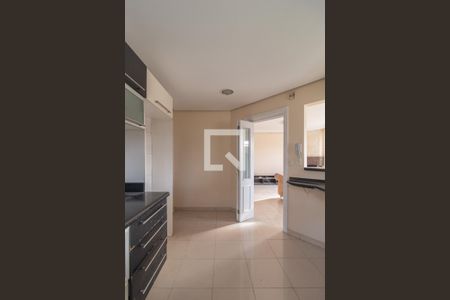 Casa de condomínio à venda com 195m², 3 quartos e 2 vagas Casa de condomínio à venda com 195m², 3 quartos e 2 vagasCozinha e Área de Serviço