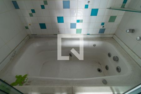 Casa de condomínio à venda com 195m², 3 quartos e 2 vagas Casa de condomínio à venda com 195m², 3 quartos e 2 vagasBanheiro Corredor