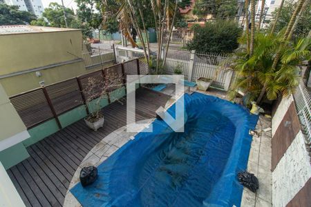 Casa de condomínio à venda com 195m², 3 quartos e 2 vagas Casa de condomínio à venda com 195m², 3 quartos e 2 vagasVista