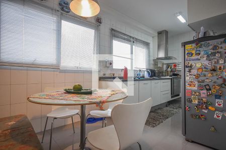 Apartamento à venda com 173m², 4 quartos e 3 vagasCozinha