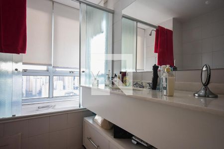 Apartamento à venda com 173m², 4 quartos e 3 vagasBanheiro suíte 3