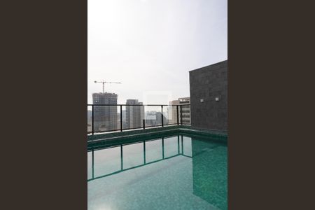 Apartamento à venda com 31m², 1 quarto e sem vagaÁrea comum - Piscina