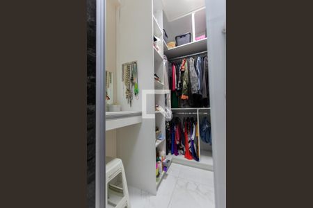 Apartamento para alugar com 124m², 3 quartos e 1 vaga Apartamento para alugar com 124m², 3 quartos e 1 vagaCloset da suíte